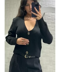 Siyah V Yaka Düğmeli Crop Triko Hırka